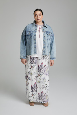 Джинсовая куртка со стразами и хольнитенами арт.4146