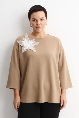 Блуза с цветком бежевая арт.4373